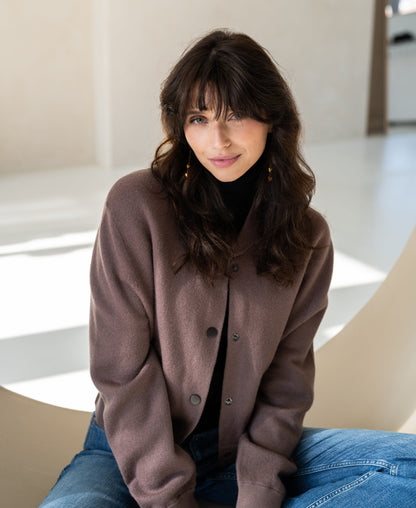 Bruna chaqueta bomber corta
