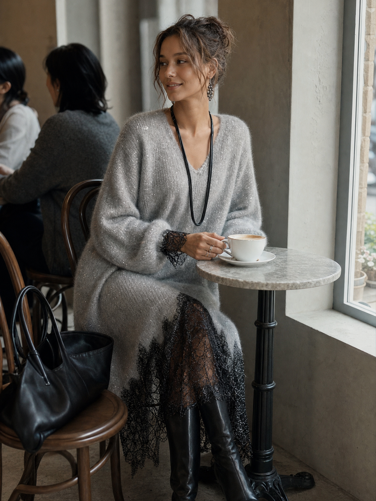 Rosaura | Vestido Midi de Punto Brillante con Bajo de Encaje