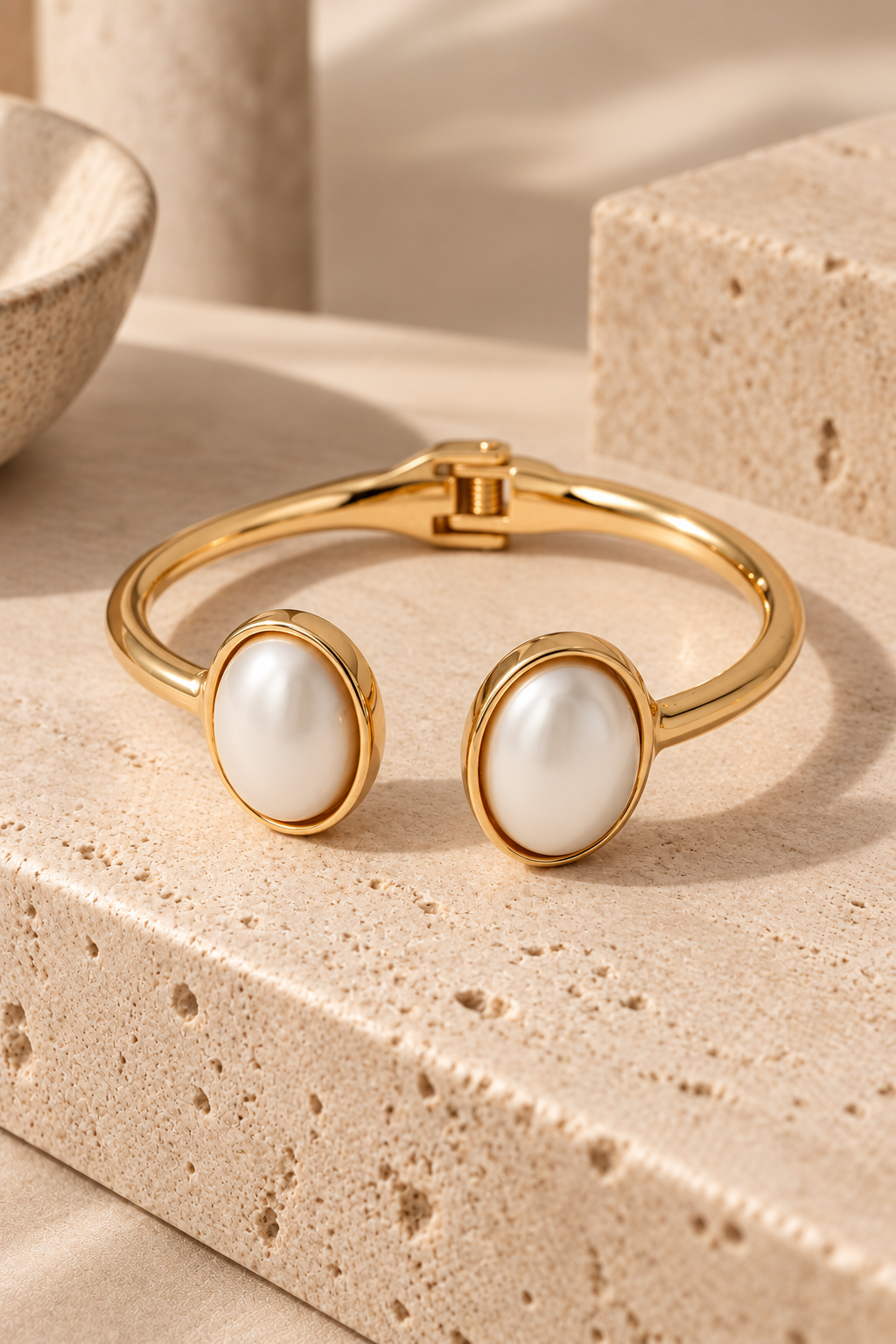 Pulsera Rígida con Perlas